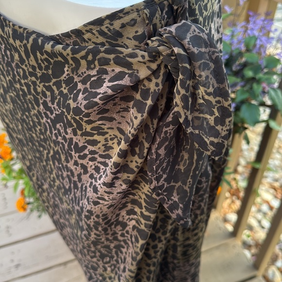 Animal, print wrap skirt size 12 shades of black, brown, and tan - Picture 3 of 4